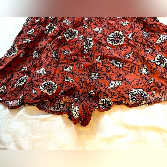 Forever 21 Shorts Jumpsuit - Picture 5 of 10